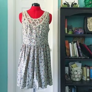 DONATING UO Staring at Stars Yellow Floral Dress